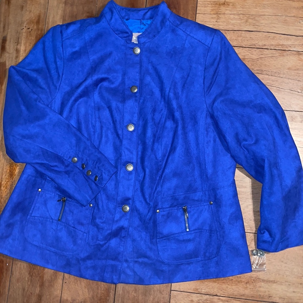 NWOT -Tanjay blue faux suede button up